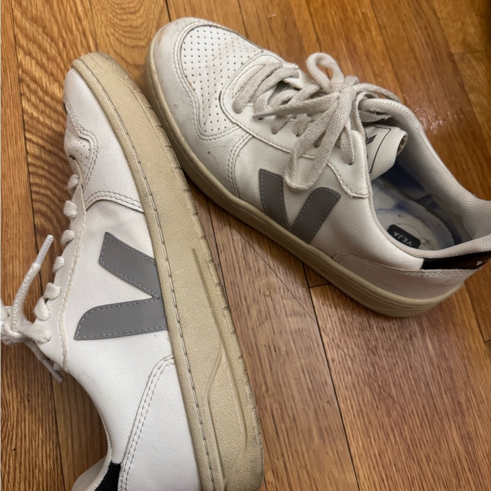 Veja V-10 White Grey Black lace up sneakers